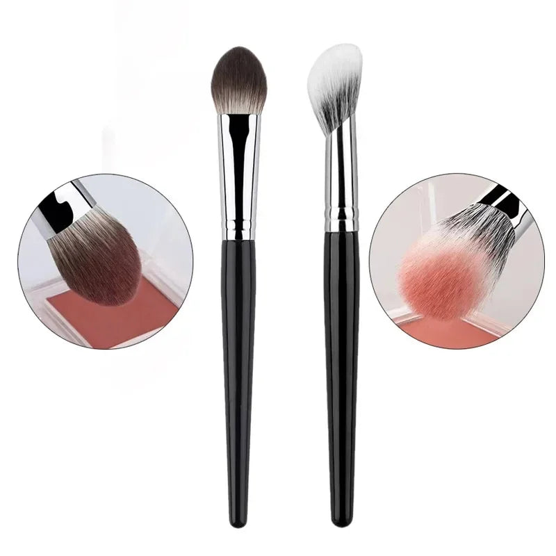1/2PCS Piers Heart Blusher Brush