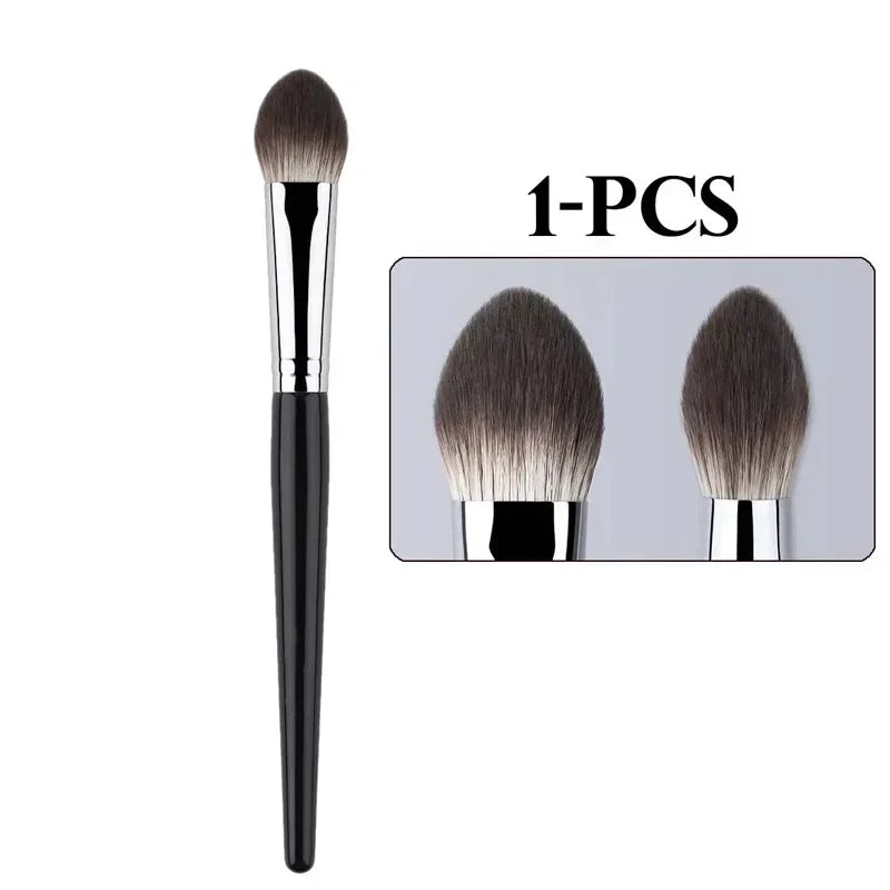1/2PCS Piers Heart Blusher Brush