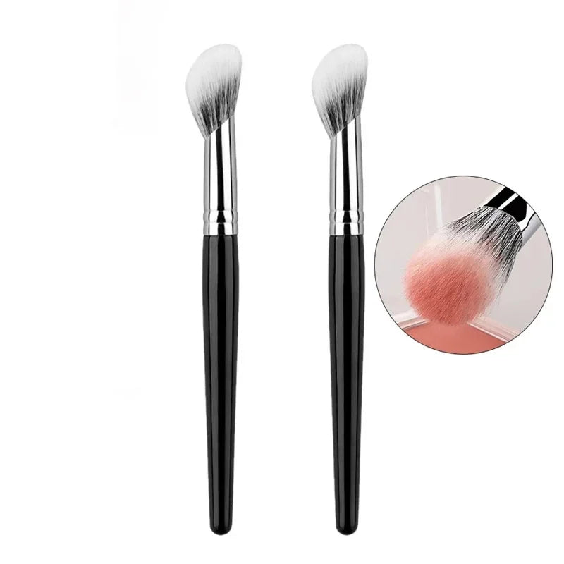 1/2PCS Piers Heart Blusher Brush