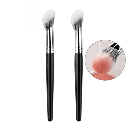 1/2PCS Piers Heart Blusher Brush